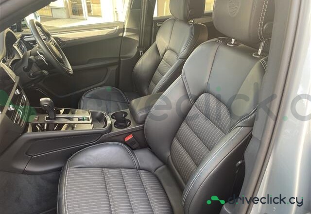 Porsche Macan Grey