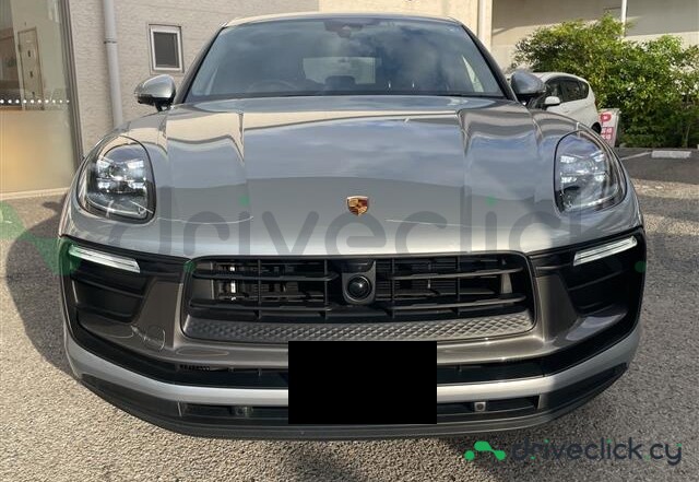 Porsche Macan Grey
