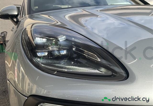 Porsche Macan Grey
