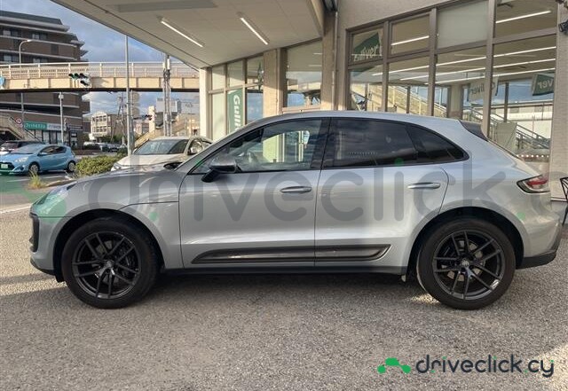 Porsche Macan Grey