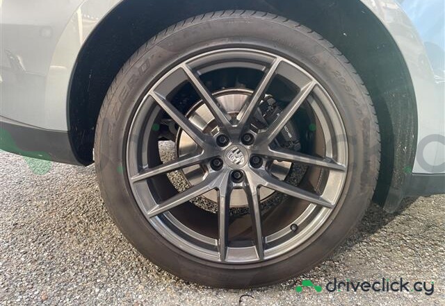 Porsche Macan Grey