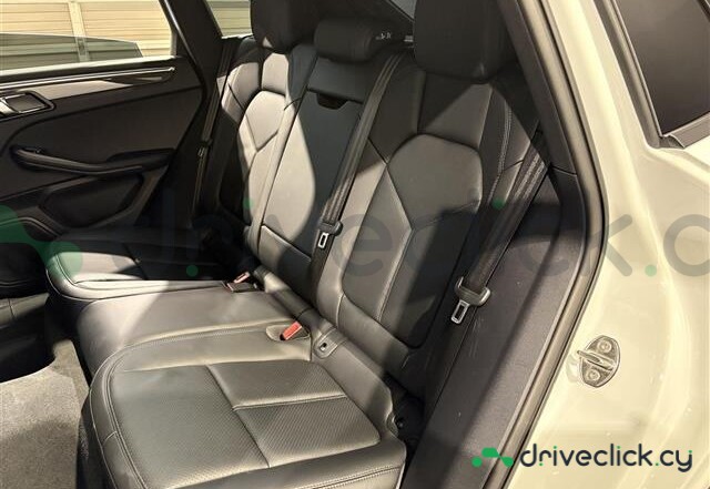 Porsche Macan White