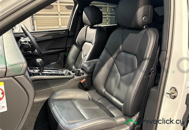 Porsche Macan White