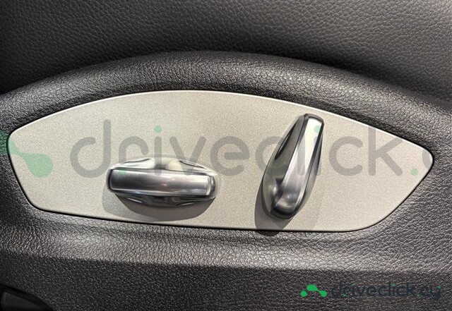 Porsche Macan White