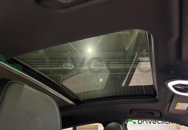 Porsche Macan White