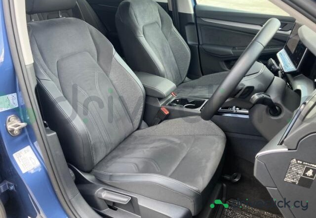 Volkswagen Golf Blue