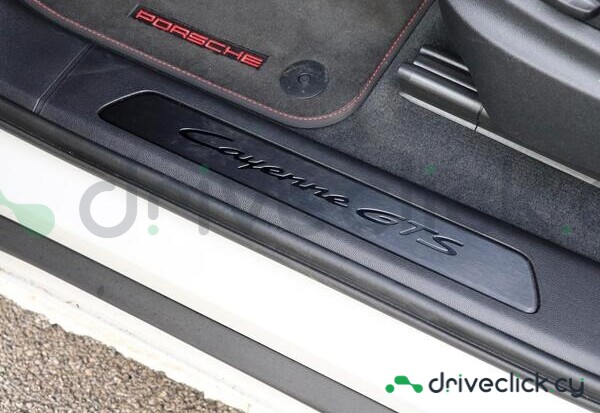 Porsche Cayenne Серый