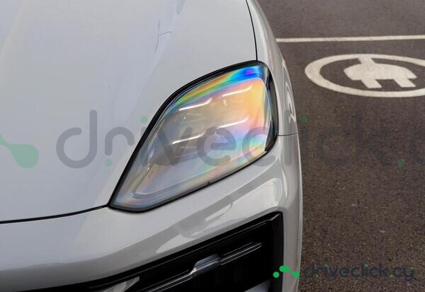 Porsche Cayenne Серый
