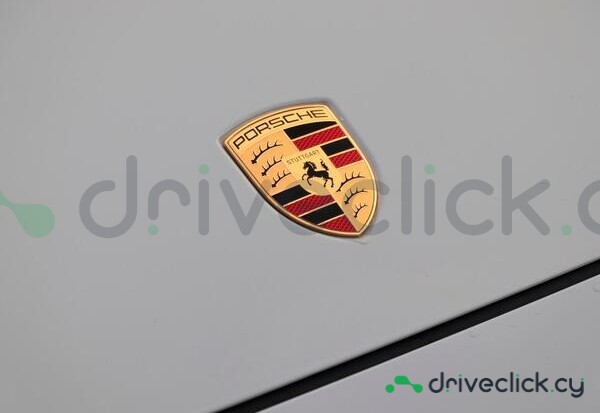 Porsche Cayenne Серый
