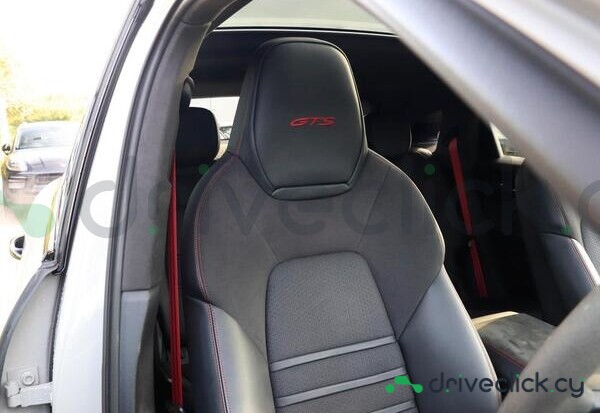 Porsche Cayenne Серый