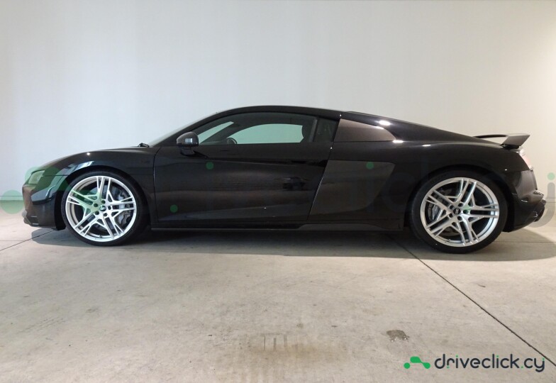 Audi R8 Black