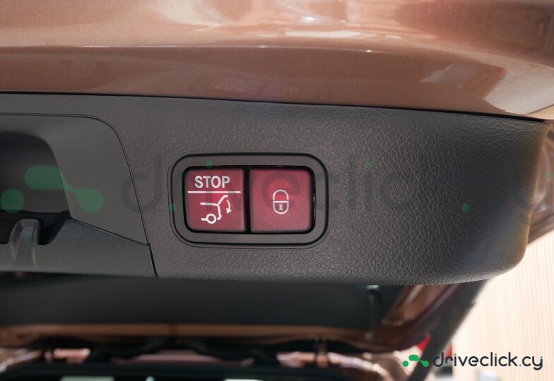 Mercedes EQA Коричневый