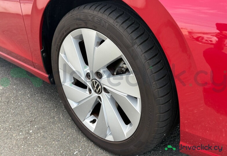 Volkswagen Golf Red