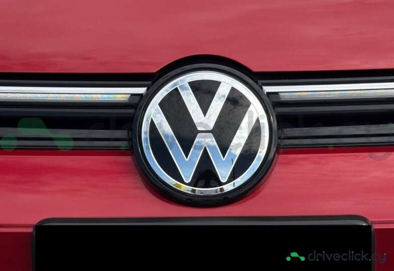 Volkswagen Golf Red