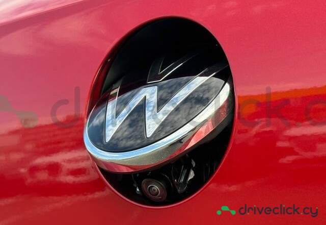 Volkswagen Golf Red