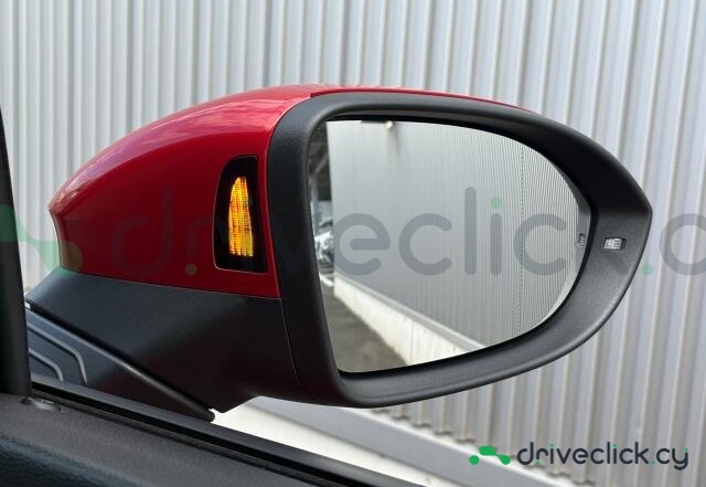 Volkswagen Golf Red