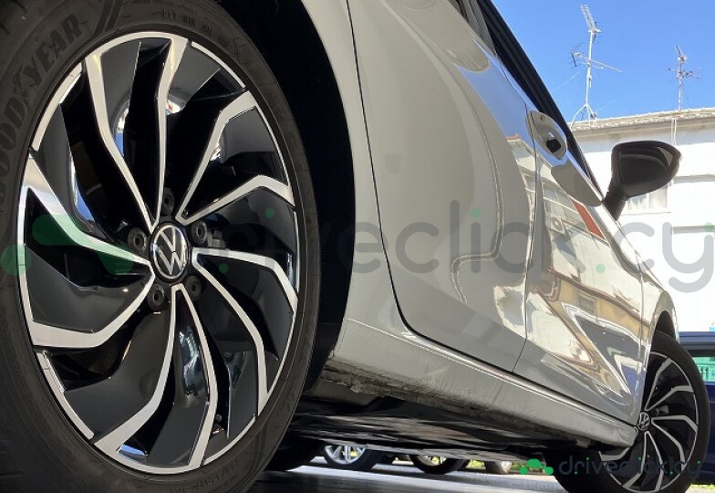 Volkswagen Golf White