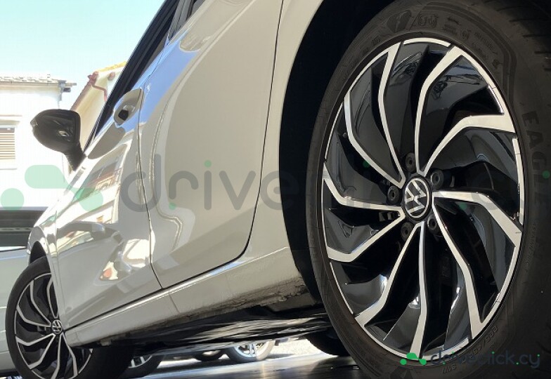 Volkswagen Golf White