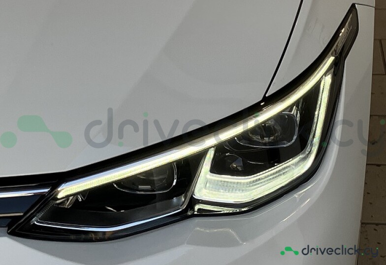 Volkswagen Golf White