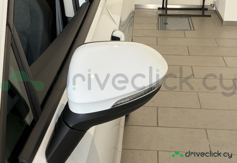 Volkswagen Golf White