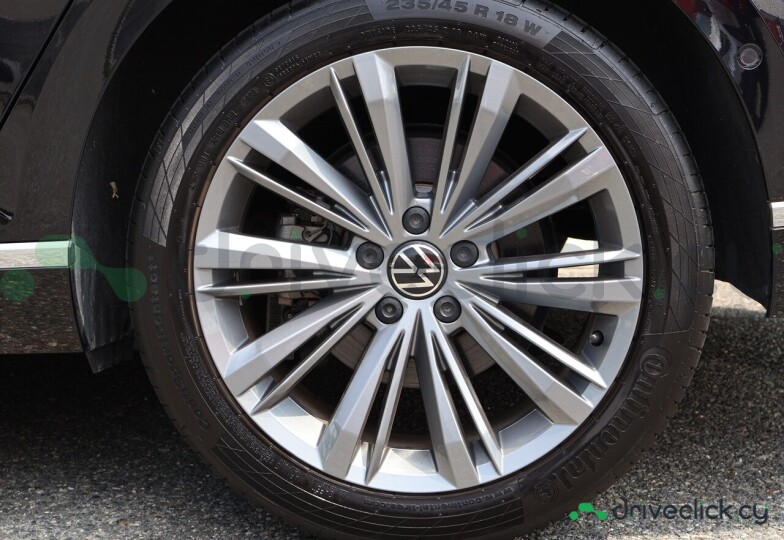 Volkswagen Passat Черный