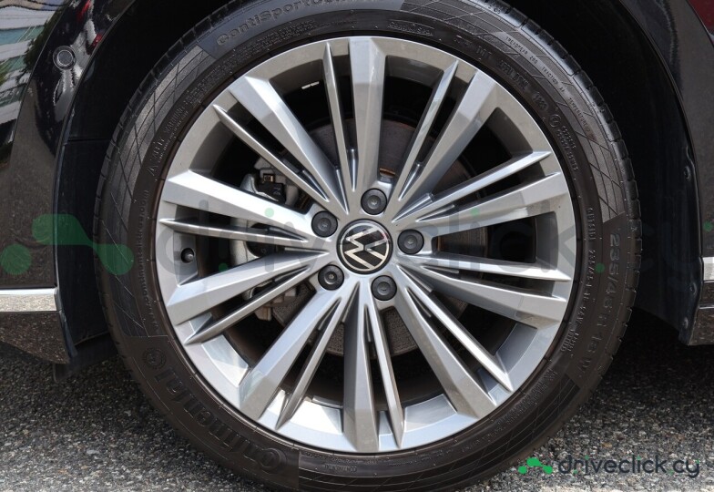 Volkswagen Passat Черный