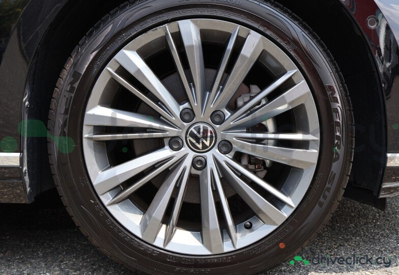 Volkswagen Passat Черный