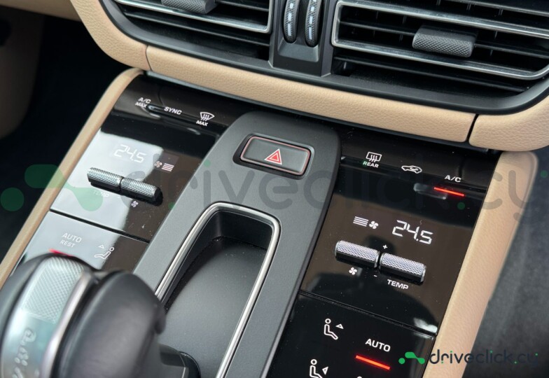 Porsche Macan White