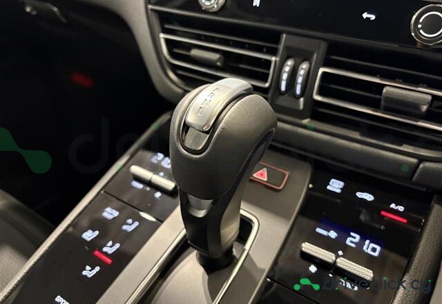 Porsche Macan White