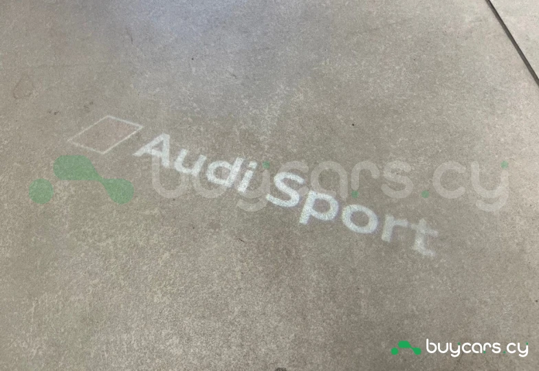 Audi RS Q3 Sportback Серый