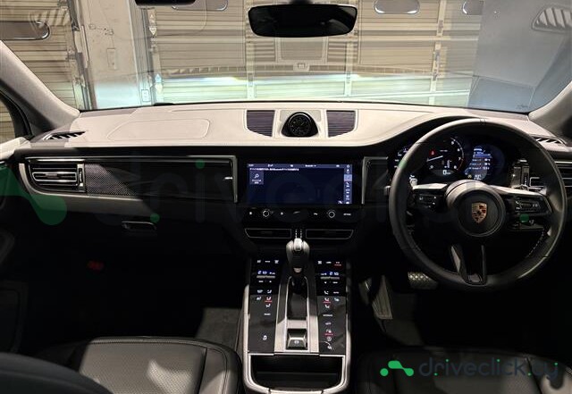 Porsche Macan White