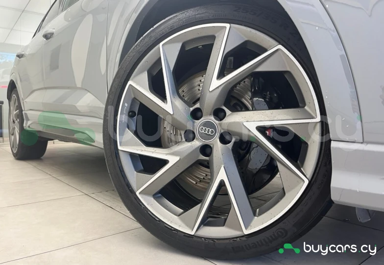 Audi RS Q3 Sportback Серый