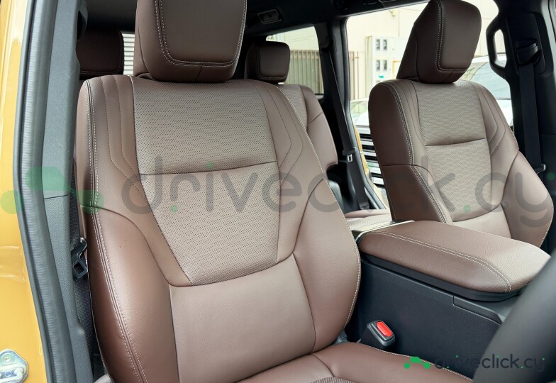 Toyota Land Cruiser 250 Бежевый