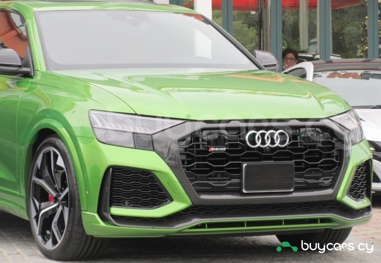 Audi RS Q8 Зеленый