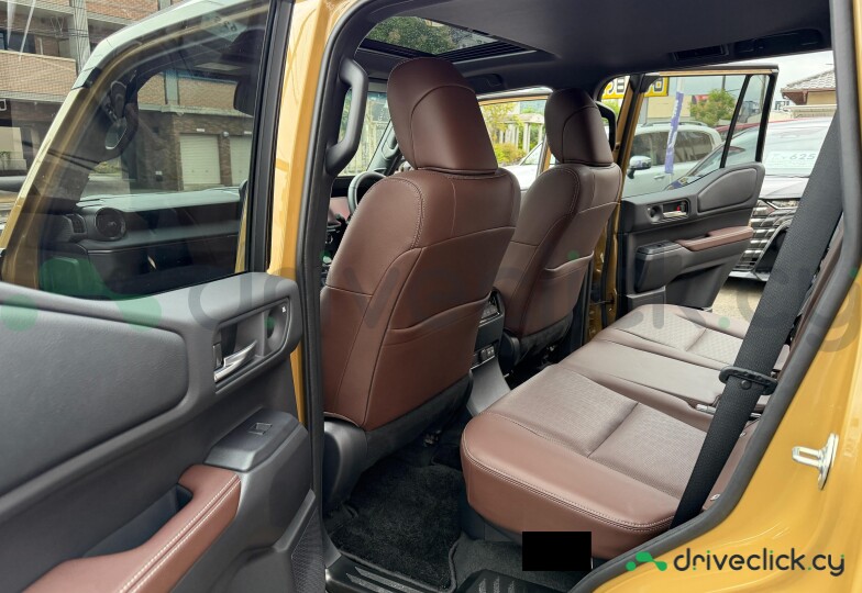 Toyota Land Cruiser 250 Бежевый