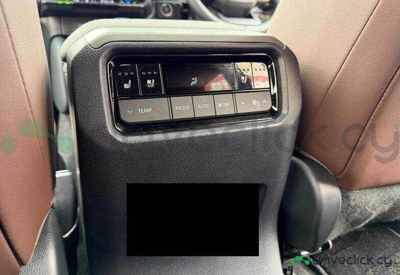 Toyota Land Cruiser 250 Бежевый