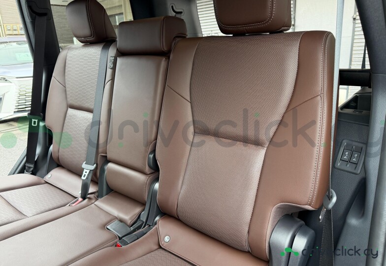 Toyota Land Cruiser 250 Бежевый