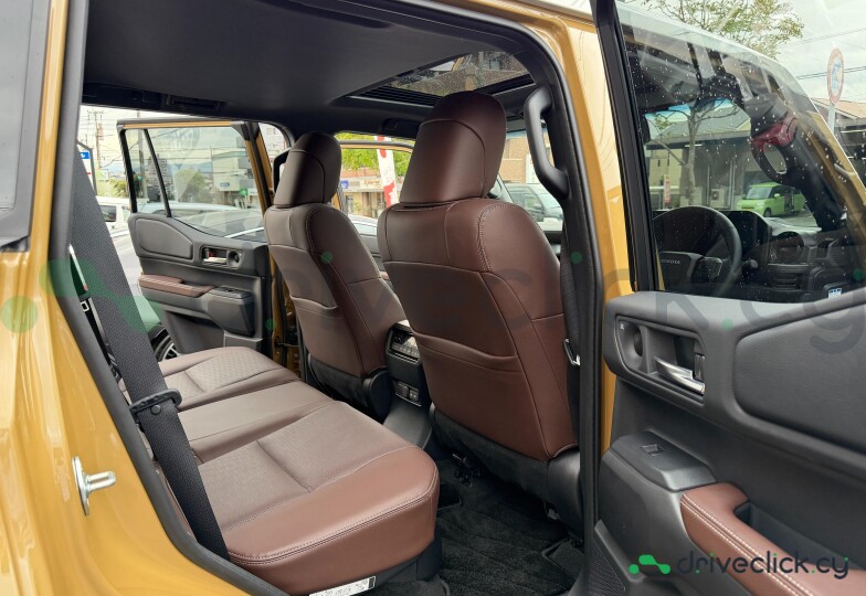 Toyota Land Cruiser 250 Бежевый