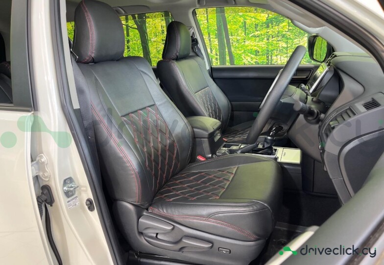 Toyota Land Cruiser Prado Белый