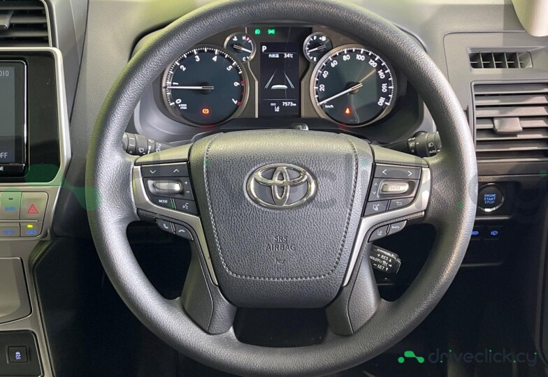 Toyota Land Cruiser Prado Белый