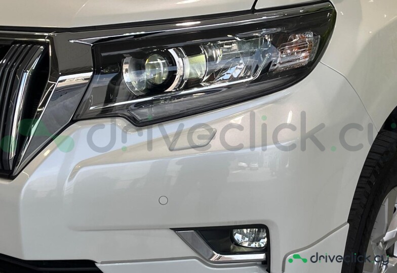 Toyota Land Cruiser Prado Белый