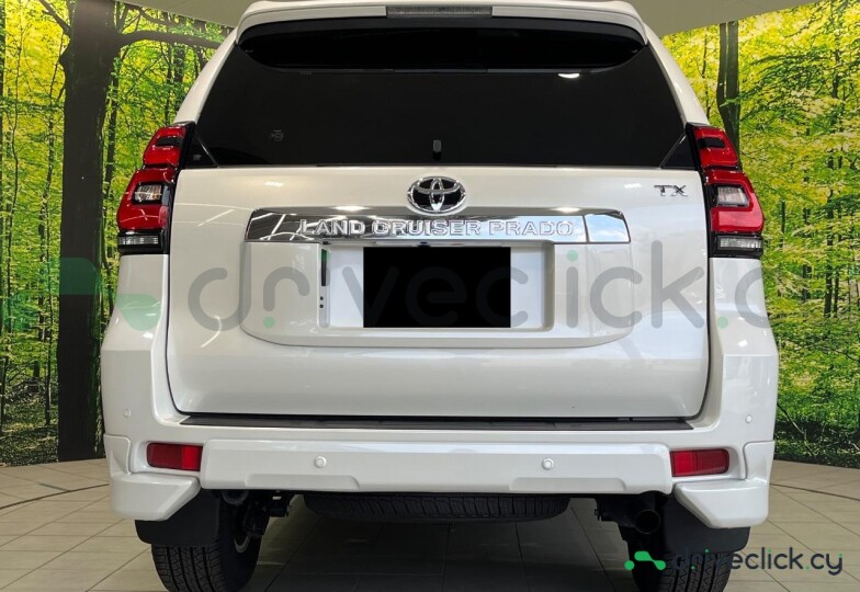 Toyota Land Cruiser Prado Белый