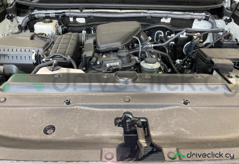 Toyota Land Cruiser Prado Белый