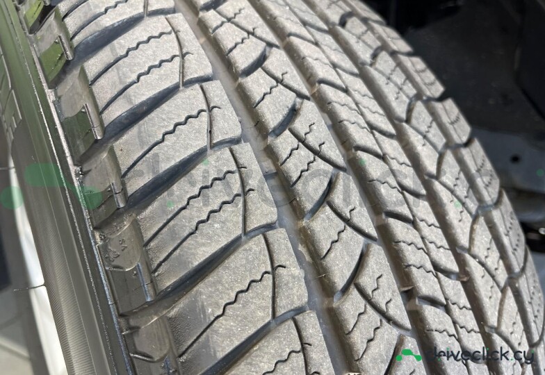 Toyota Land Cruiser Prado Белый