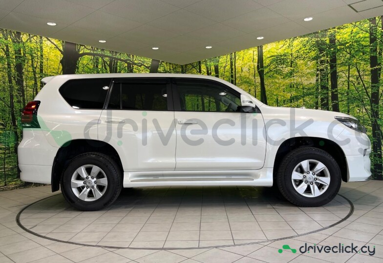 Toyota Land Cruiser Prado Белый