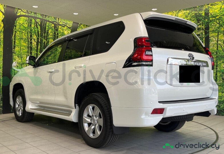Toyota Land Cruiser Prado Белый