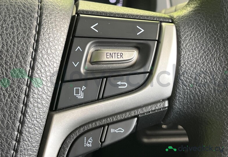Toyota Land Cruiser Prado Белый