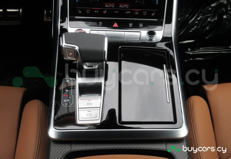 Audi RS Q8 Зеленый