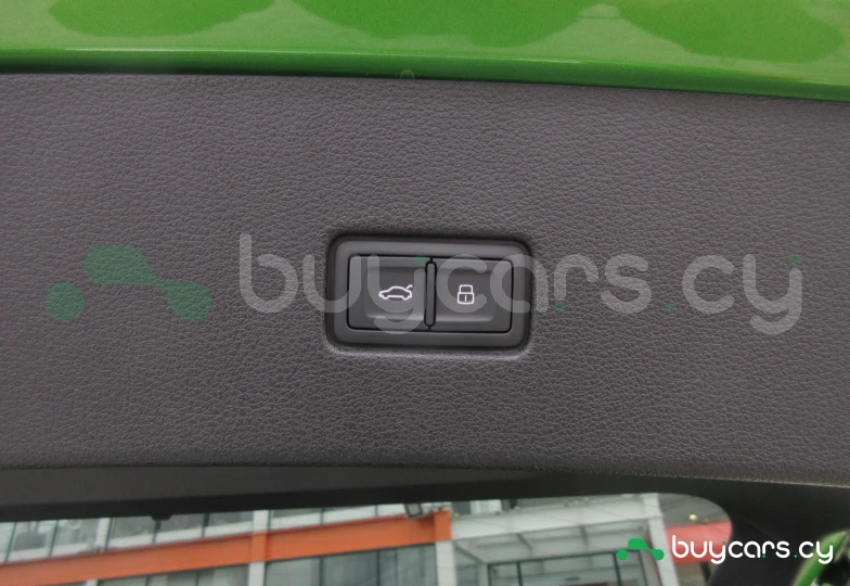 Audi RS Q8 Зеленый