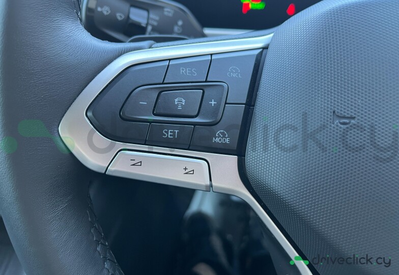 Volkswagen Passat Красный